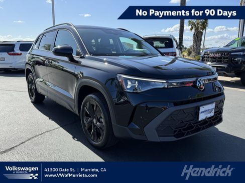 Used 2025 Volkswagen Taos SE FWD image 1
