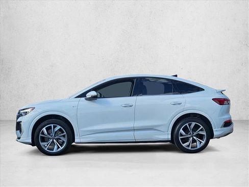 Used 2023 Audi Q4 e-tron Premium Plus w/ Premium Plus image 8