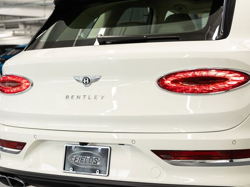 New 2026 Bentley Bentayga AWD/4WD image 20