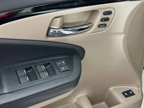 Used 2017 Honda Pilot Touring image 19