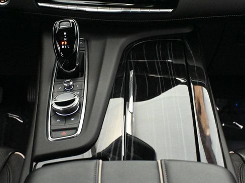 Used 2021 Cadillac Escalade Sport RWD image 16