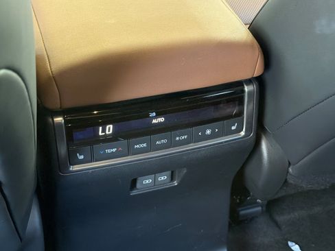 Certified 2025 Lexus GX 550 w/ Accessory Package (Z1) AWD/4WD image 16