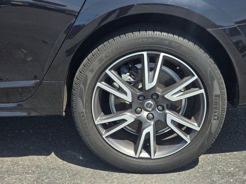 Used 2017 Volvo V90 T6 Cross Country AWD/4WD image 10