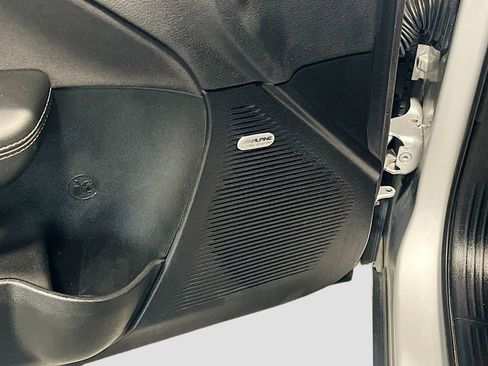 Used 2023 Dodge Challenger SXT image 15