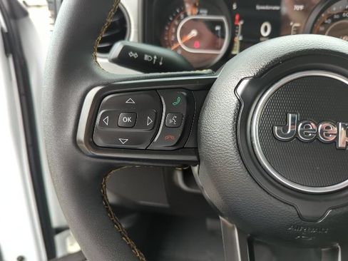 Used 2024 Jeep Gladiator Sport AWD/4WD image 12