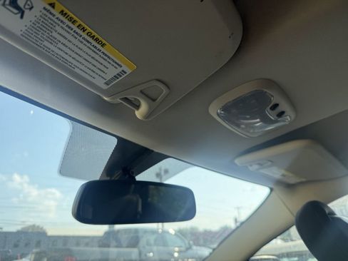 Used 2013 Dodge Journey SXT w/ Flexible Seating Group image 9