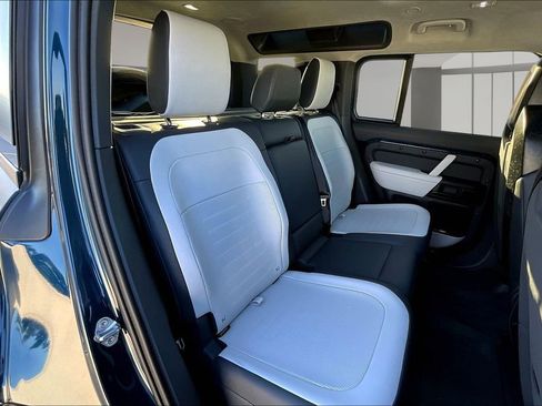 New 2026 Land Rover Defender 110 AWD/4WD image 10
