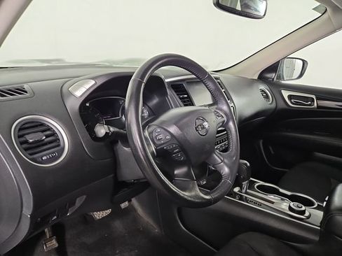 Used 2019 Nissan Pathfinder SV AWD/4WD image 14