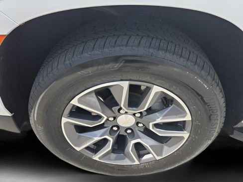 Certified 2023 Chevrolet Suburban LS RWD image 29