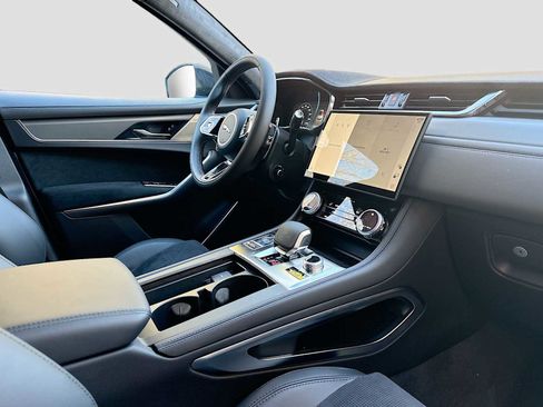 New 2026 Jaguar F-PACE SVR 575 Edition AWD/4WD image 8