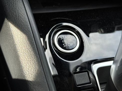 New 2025 Nissan Versa SR w/ Trunk Package image 19