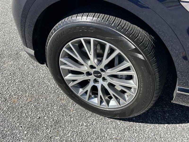 Used 2025 Genesis GV80 2.5T Standard AWD/4WD image 32