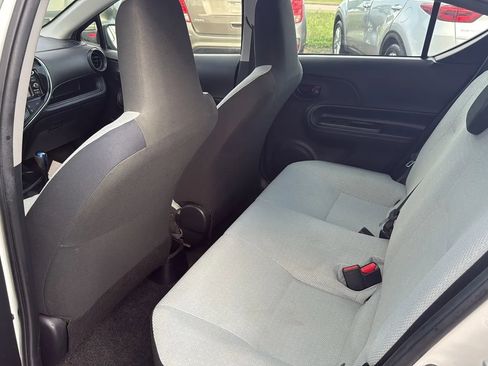 Used 2018 Toyota Prius C One image 10