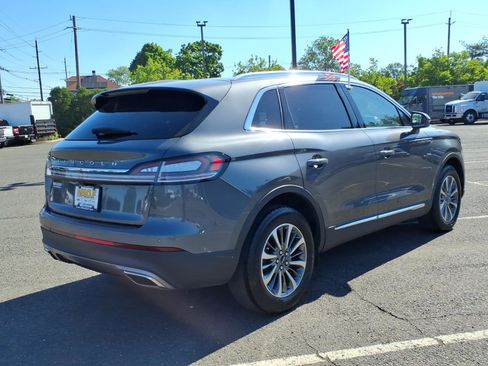 Used 2023 Lincoln Nautilus FWD w/ Premium Package image 6
