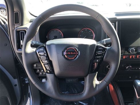 Certified 2025 Nissan Frontier PRO-4X image 29