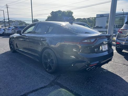 Used 2020 Kia Stinger GT-Line w/ Sun & Sound Package RWD image 4