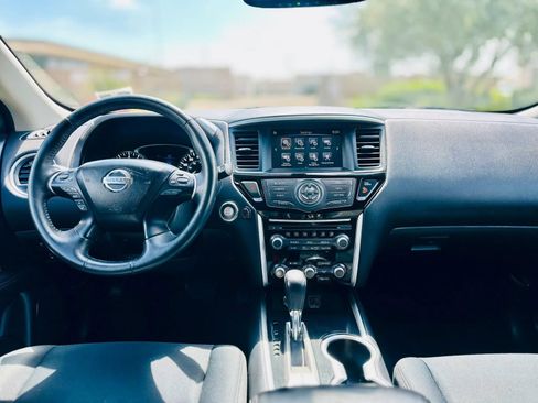 Used 2019 Nissan Pathfinder SV w/ Cargo Package FWD image 18