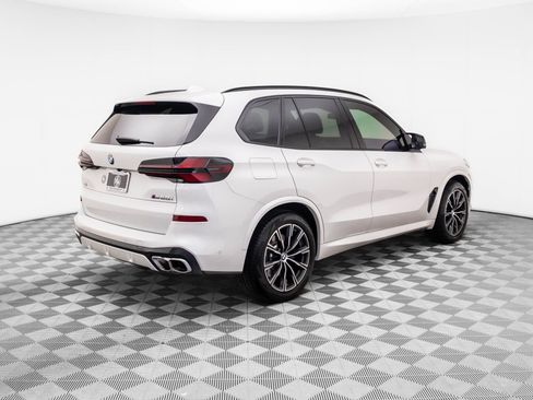 Used 2025 BMW X5 M60i image 5