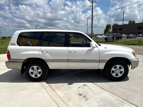 Used 1998 Toyota Land Cruiser image 8
