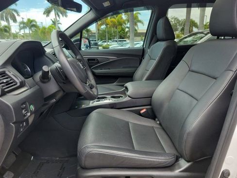 Used 2025 Honda Passport EX-L image 14