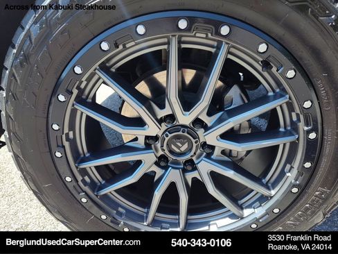 Used 2022 Chevrolet Silverado 1500 LT Trail Boss w/ LT Trail Boss Premium Package AWD/4WD image 11