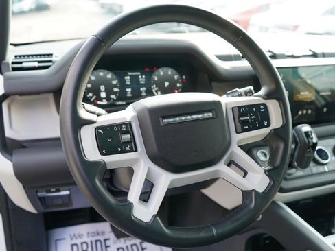 Used 2025 Land Rover Defender 110 S image 22