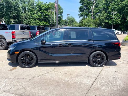 Used 2023 Honda Odyssey Sport image 3