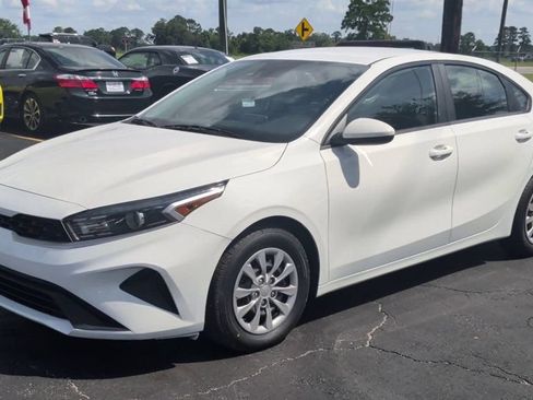 Used 2022 Kia Forte Sedan FWD image 4