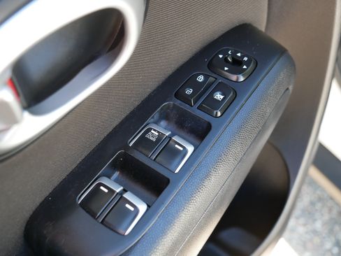 Used 2018 Kia Soul w/ Convenience Package FWD image 19