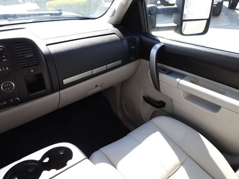 Used 2011 Chevrolet Silverado 3500 LT w/ Interior Plus Package AWD/4WD image 21