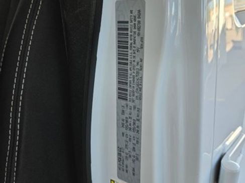 Used 2017 Jeep Wrangler Unlimited Sahara image 15