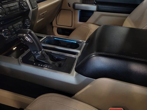 Used 2015 Ford F150 Lariat image 26