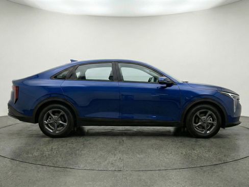 Used 2025 Kia K4 LXS image 11