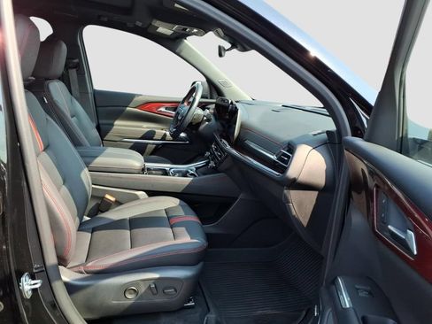 Used 2025 Chevrolet Traverse RS w/ LPO, Floor Liner Package AWD/4WD image 10
