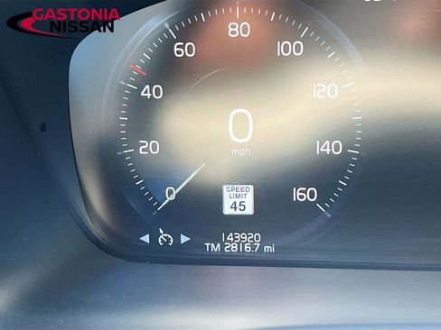 Used 2016 Volvo XC90 T6 Momentum w/ Momentum Plus Package image 15