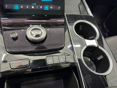 Used 2025 Cadillac Escalade Sport w/ Touring Package AWD/4WD image 41