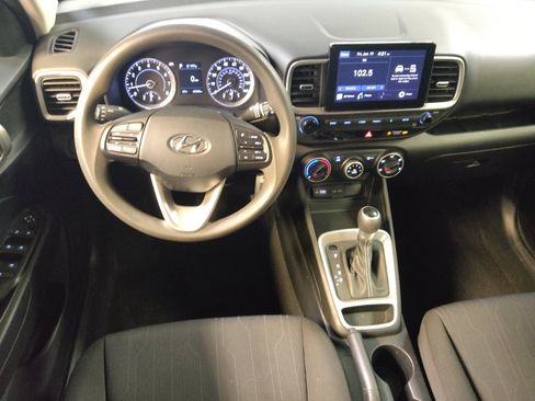 Used 2022 Hyundai Venue SE FWD image 22