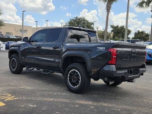 Used 2025 Toyota Tacoma TRD Off-Road AWD/4WD image 5