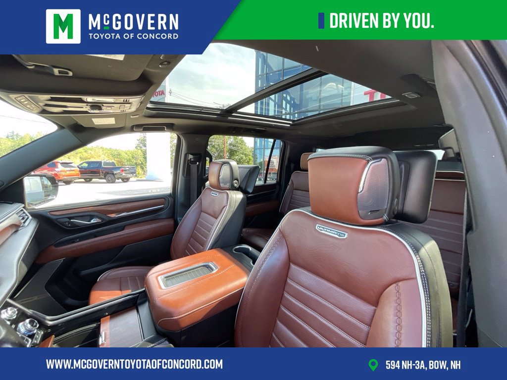 Used 2023 GMC Yukon XL Denali Ultimate AWD/4WD image 10