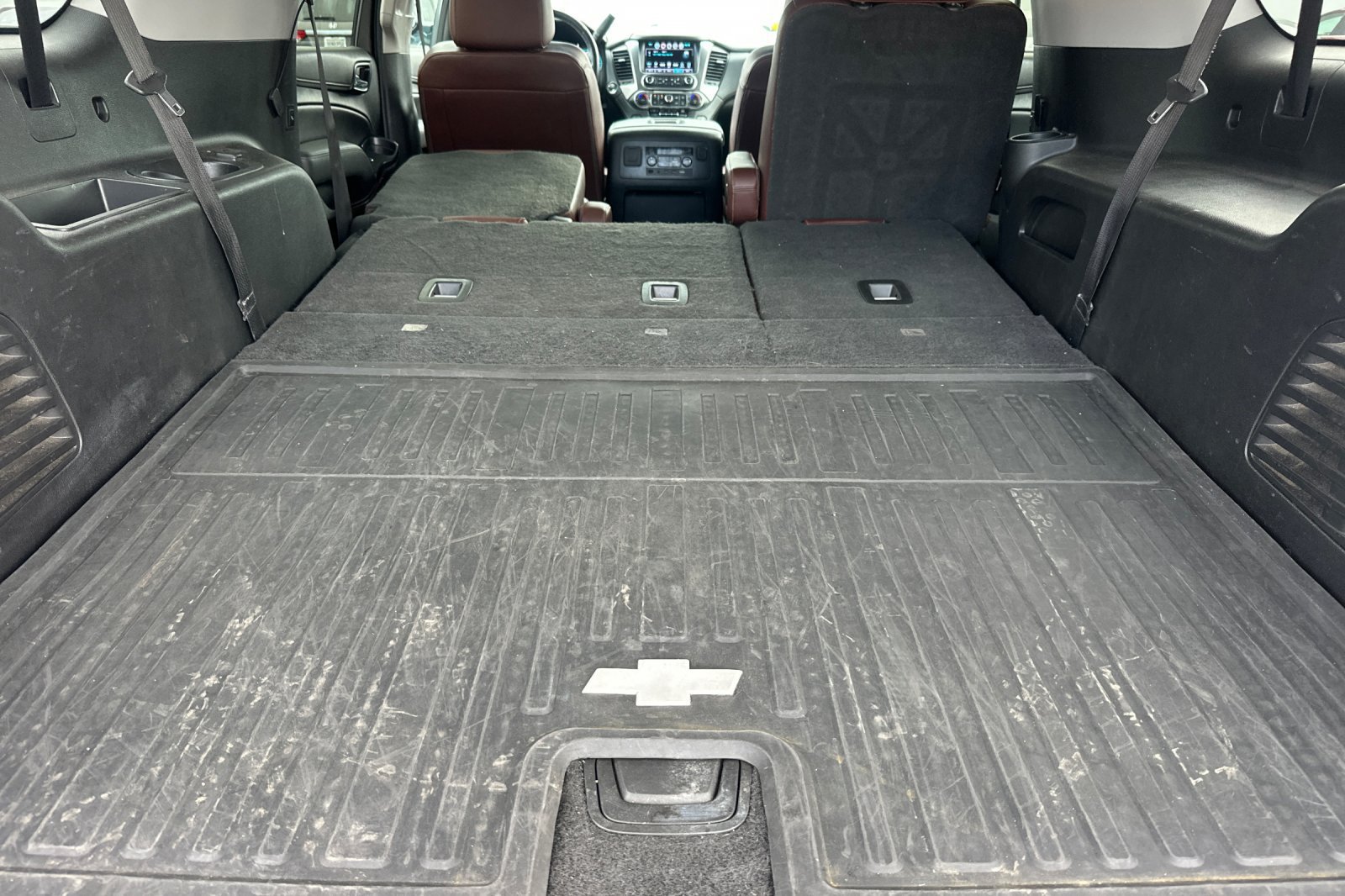 Used 2019 Chevrolet Suburban Premier w/ Premier Plus Edition AWD/4WD image 17