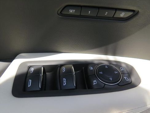 Used 2025 Cadillac XT6 Sport w/ Technology Package AWD/4WD image 10
