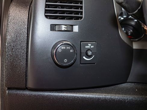 Used 2011 Chevrolet Silverado 1500 LT AWD/4WD image 16