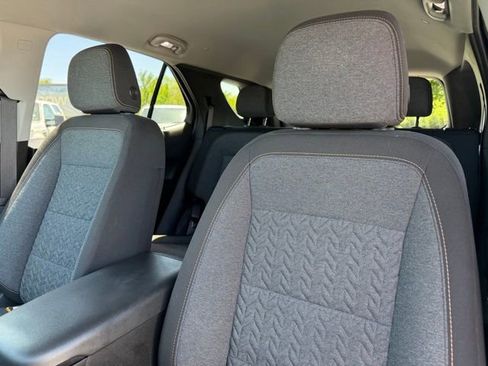 Used 2022 Chevrolet Equinox LT w/ Driver Convenience Package image 15