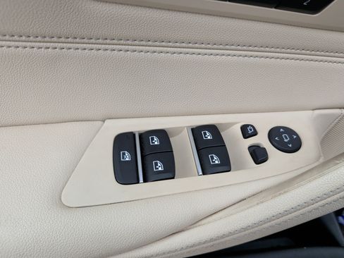 Used 2021 BMW 530i image 30