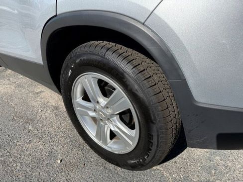 Used 2019 Chevrolet Trax LS w/ Tint and Cruise Package image 10
