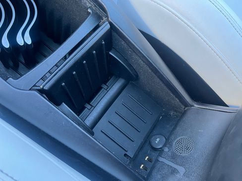 Used 2016 Tesla Model X image 31