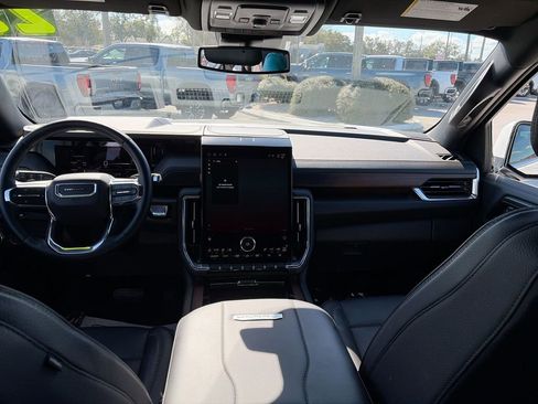 Certified 2025 GMC Yukon Denali image 20