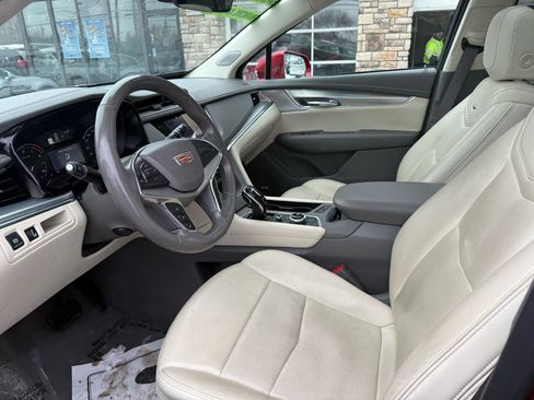Used 2021 Cadillac XT5 Premium Luxury image 10