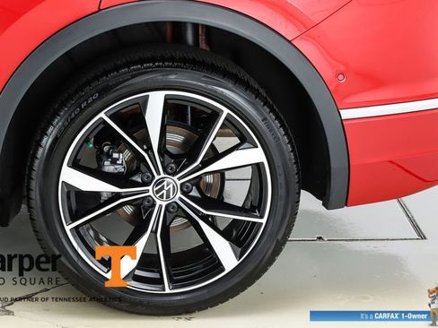 Used 2024 Volkswagen Tiguan SEL R-Line image 46