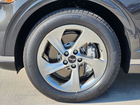 Used 2026 Genesis GV70 2.5T image 7